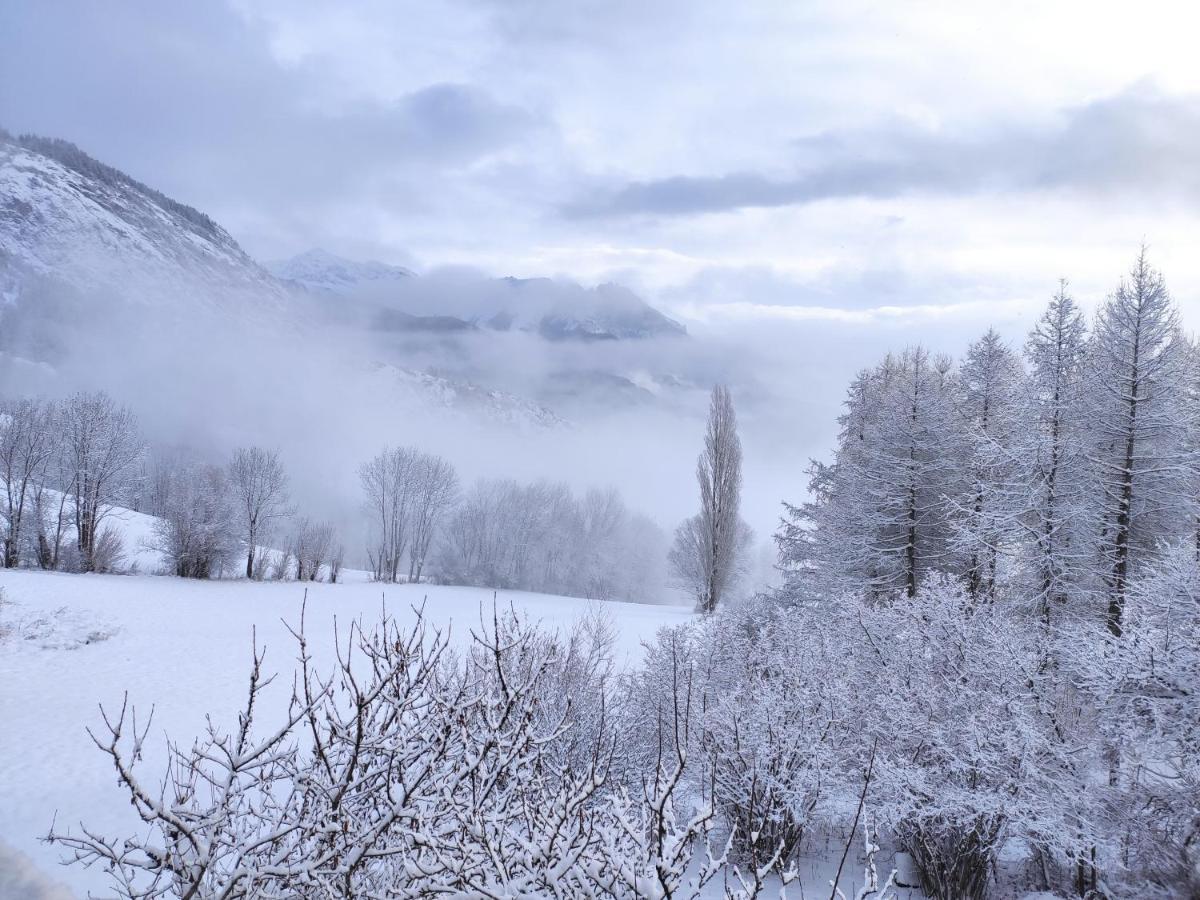 Bel appartement au rez de chaussée d'un chalet Jarrier Exterior foto