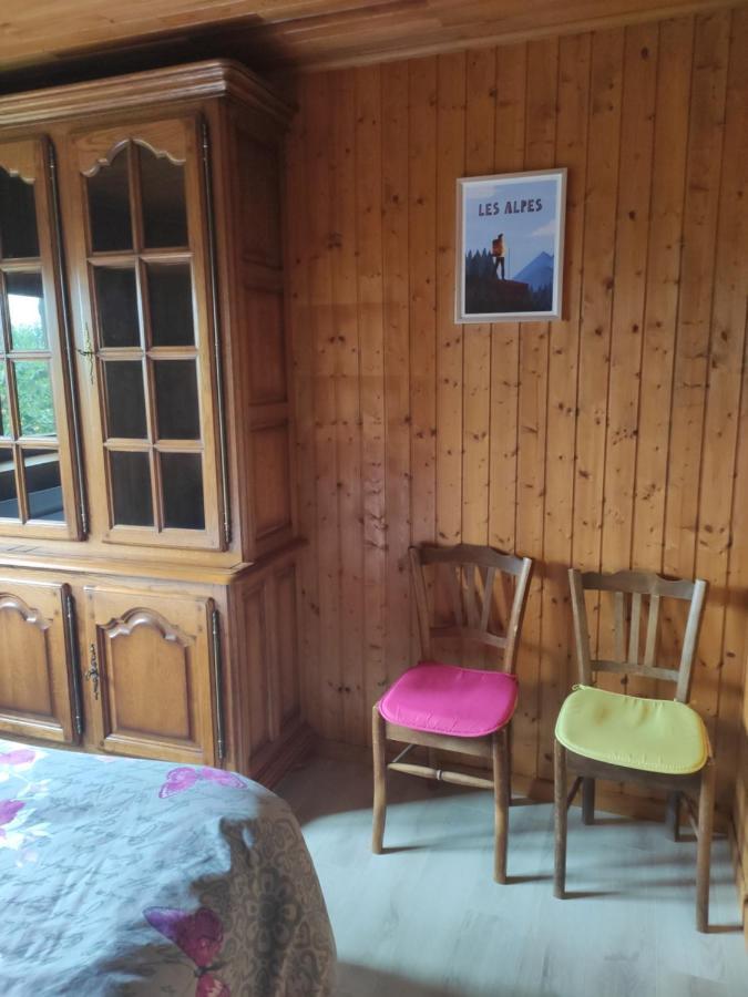 Bel appartement au rez de chaussée d'un chalet Jarrier Exterior foto