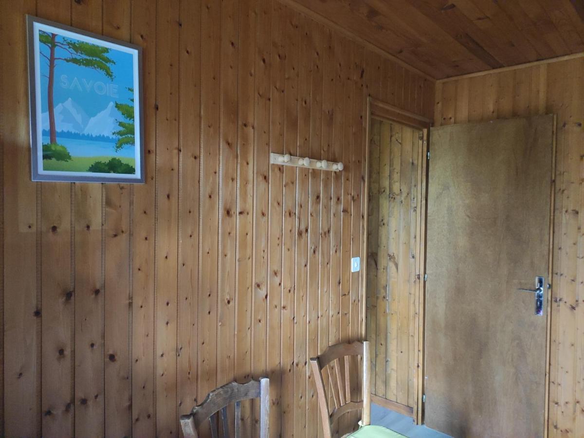 Bel appartement au rez de chaussée d'un chalet Jarrier Exterior foto