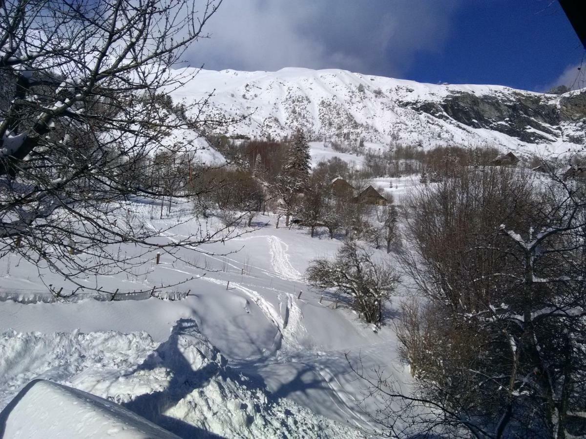 Bel appartement au rez de chaussée d'un chalet Jarrier Exterior foto