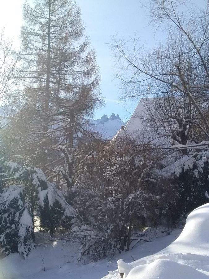Bel appartement au rez de chaussée d'un chalet Jarrier Exterior foto